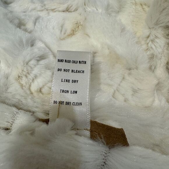 Onetheland Faux suede camel waterfall vest with white faux fur lining NWOT M - Picture 12 of 15